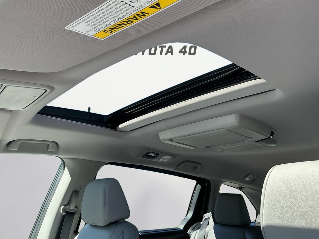 Used 2023 Honda Odyssey Touring image 9