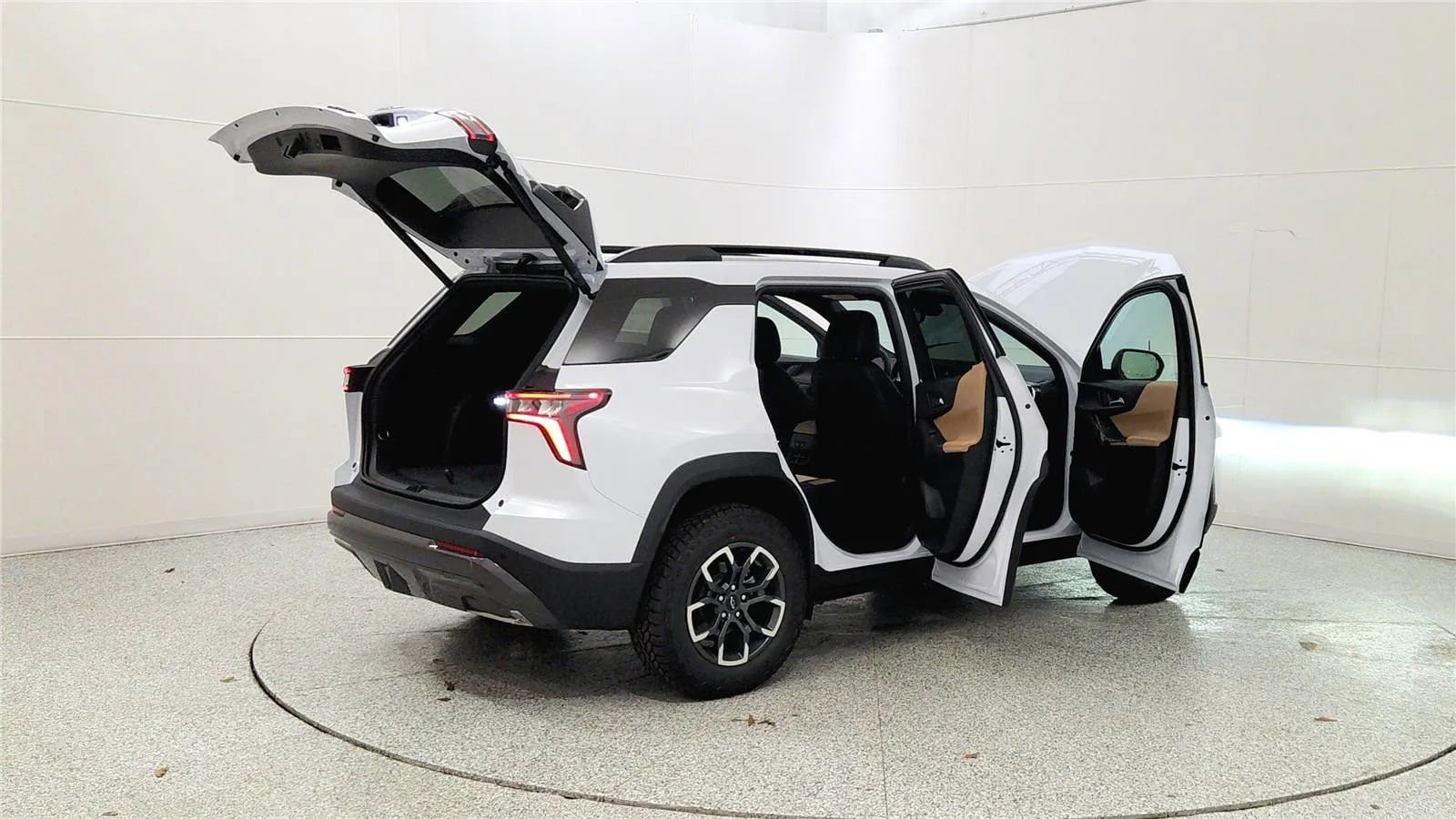 New 2026 Chevrolet Equinox ACTIV w/ Convenience Package III FWD image 12