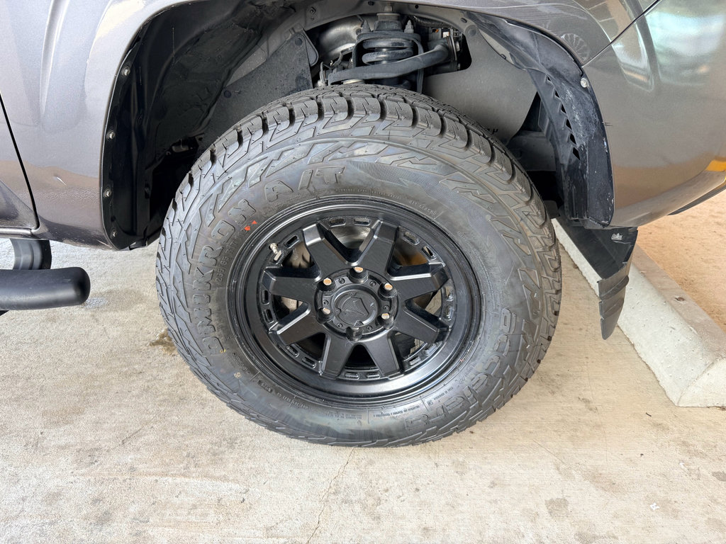 Used 2022 Toyota Tacoma SR w/ SR Convenience Package RWD image 27