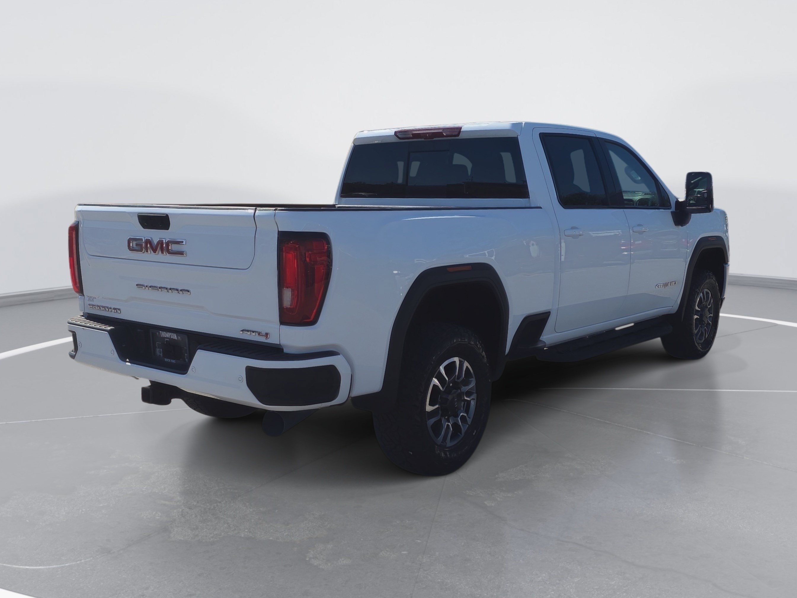 Used 2021 GMC Sierra 2500 AT4 w/ AT4 Preferred Package AWD/4WD image 3