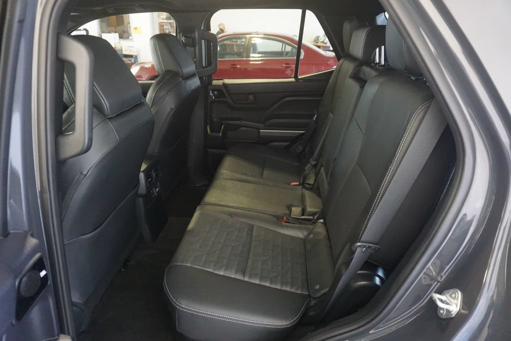 Used 2025 Toyota 4Runner TRD Off-Road Premium AWD/4WD image 23
