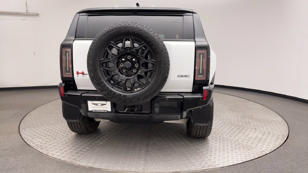 Used 2024 GMC Hummer EV 2X w/ LPO, Illumination Package AWD/4WD image 3