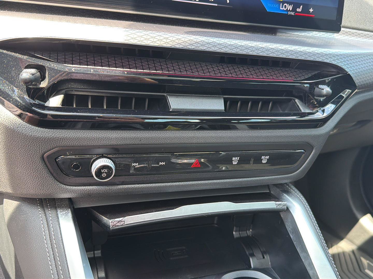Used 2025 BMW 430i Coupe w/ M Sport Package RWD image 24
