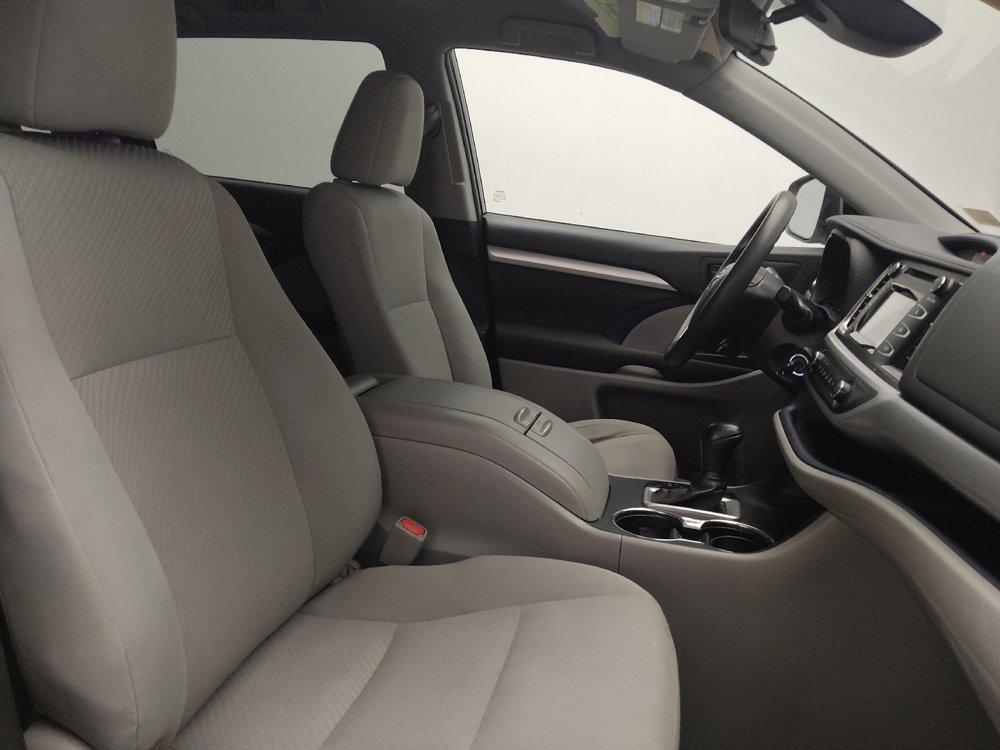 Used 2019 Toyota Highlander LE image 21