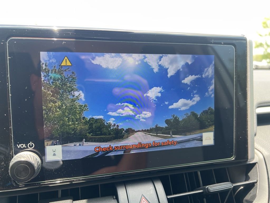 Used 2025 Toyota RAV4 XLE FWD image 33