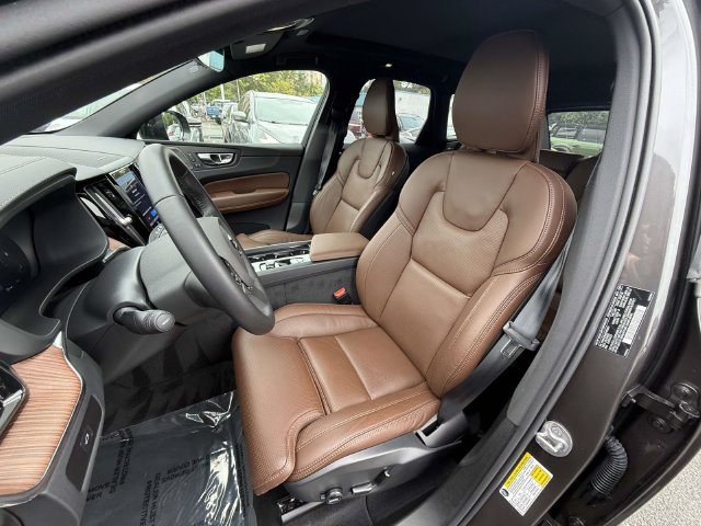 Used 2025 Volvo XC60 B5 Ultra w/ Climate Package AWD/4WD image 19