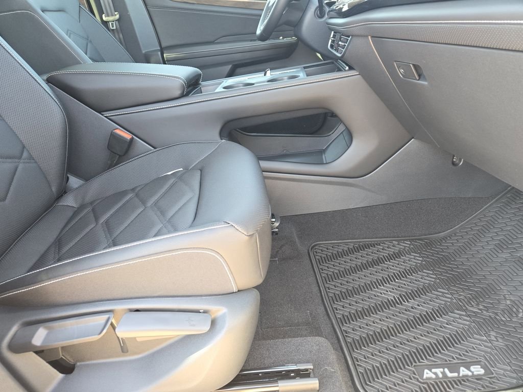 New 2026 Volkswagen Atlas SE FWD image 11