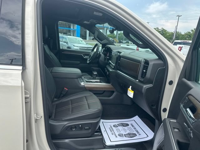 Used 2026 Chevrolet Silverado 1500 High Country w/ Technology Package AWD/4WD image 32