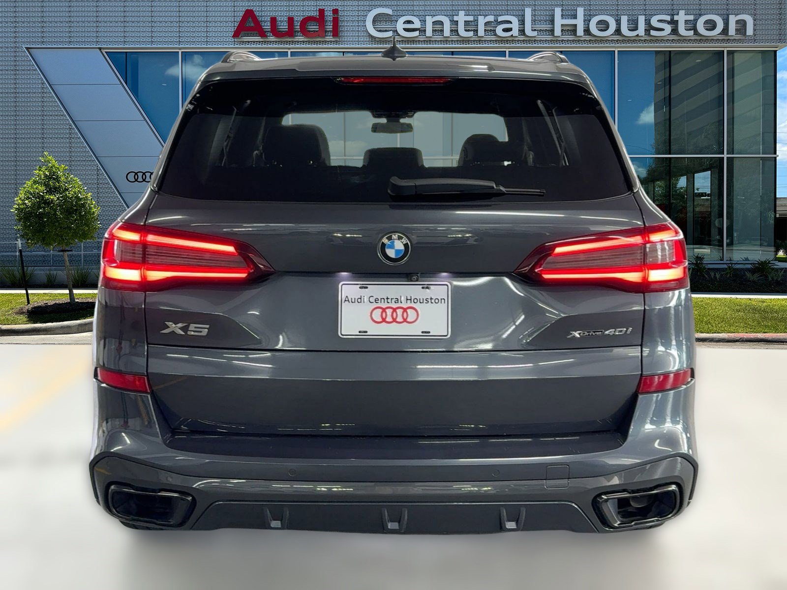 Used 2021 BMW X5 xDrive40i w/ M Sport Package image 10