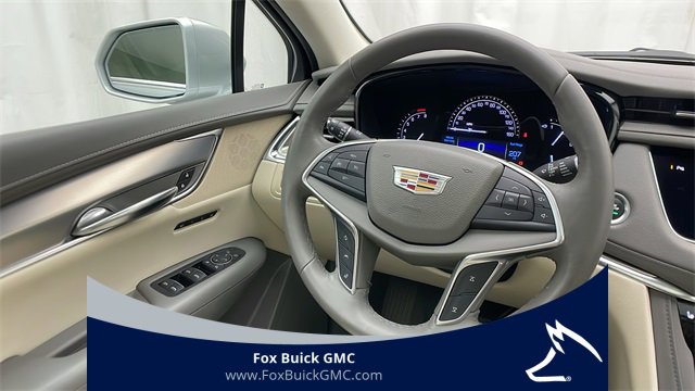 Used 2017 Cadillac XT5 Luxury w/ Driver Awareness Package image 7