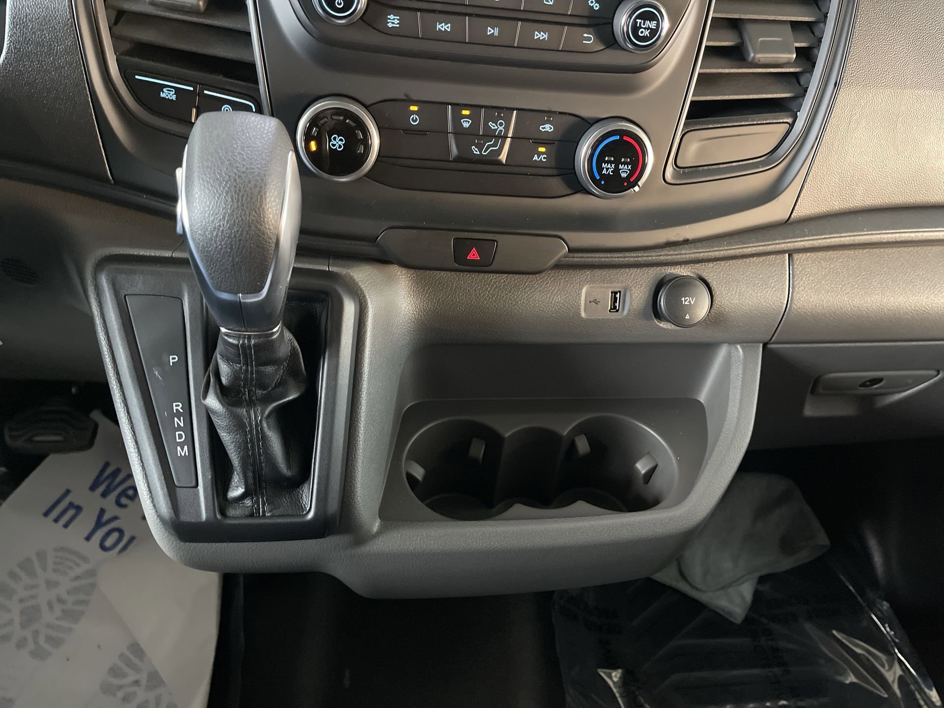 New 2024 Ford Transit 250 148 Medium Roof image 30