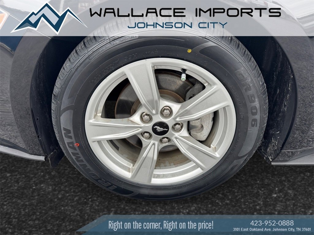 Used 2020 Ford Mustang EcoBoost image 9