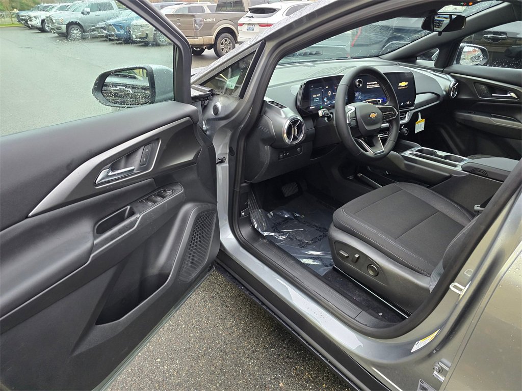 New 2026 Chevrolet Equinox EV LT image 19