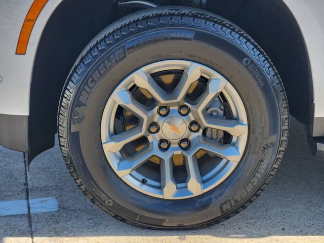 Used 2026 Chevrolet Tahoe LS RWD image 17