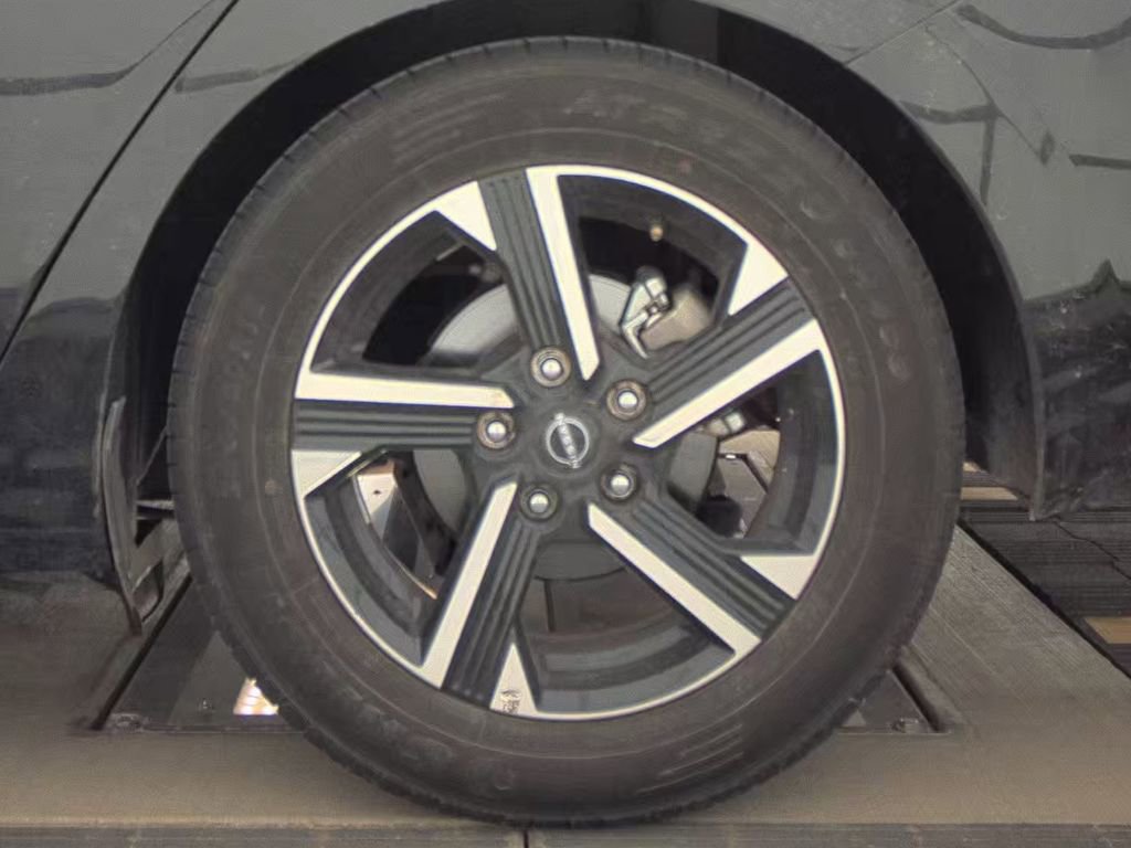 Used 2024 Nissan Sentra SV image 33