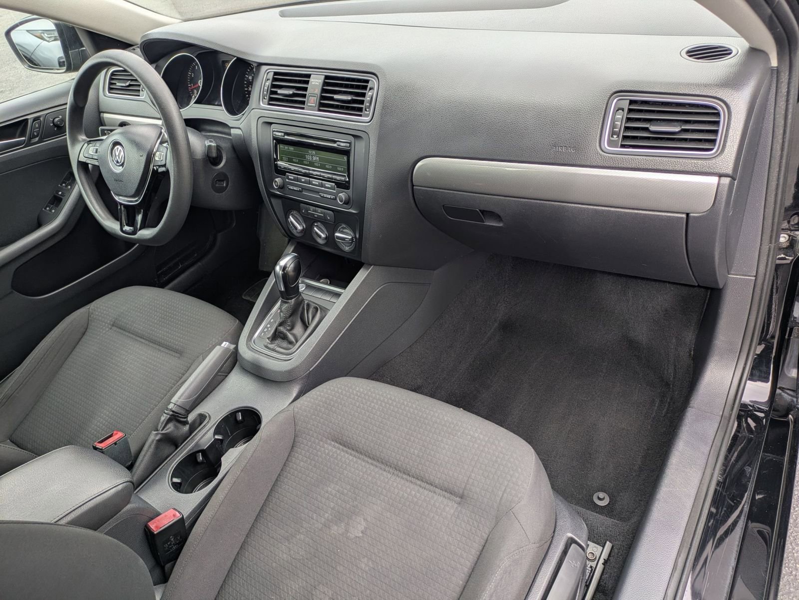 Used 2015 Volkswagen Jetta SE image 23