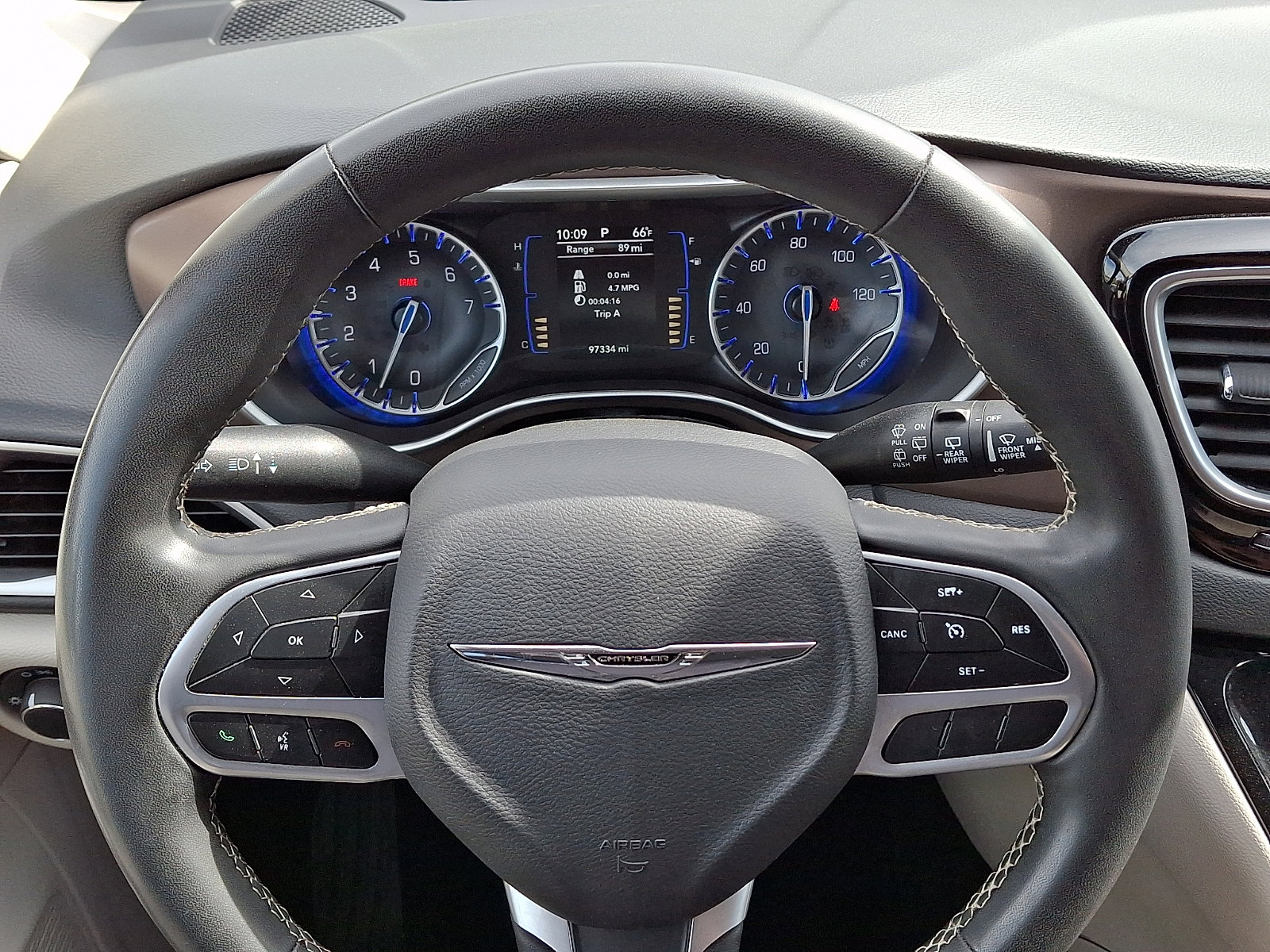 Used 2024 Chrysler Voyager LX image 18