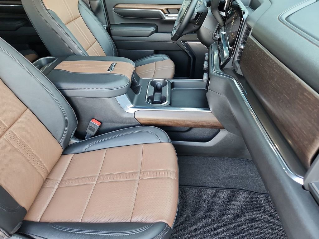 Certified 2024 Chevrolet Silverado 3500 High Country w/ High Country Premium Package image 40