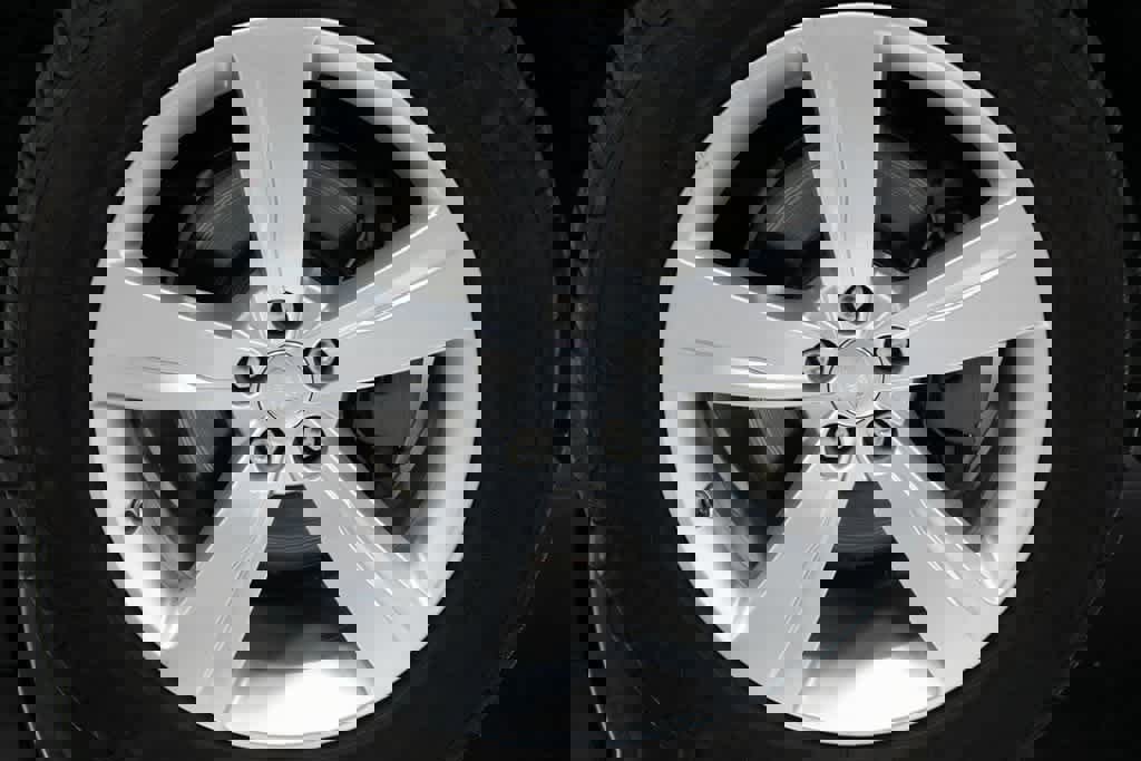 Used 2018 Land Rover Range Rover Velar S image 11