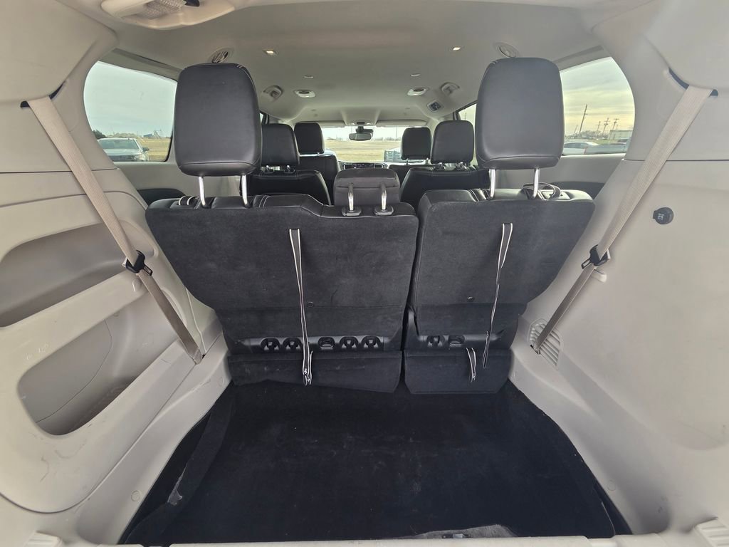 Used 2023 Chrysler Pacifica Touring-L image 25