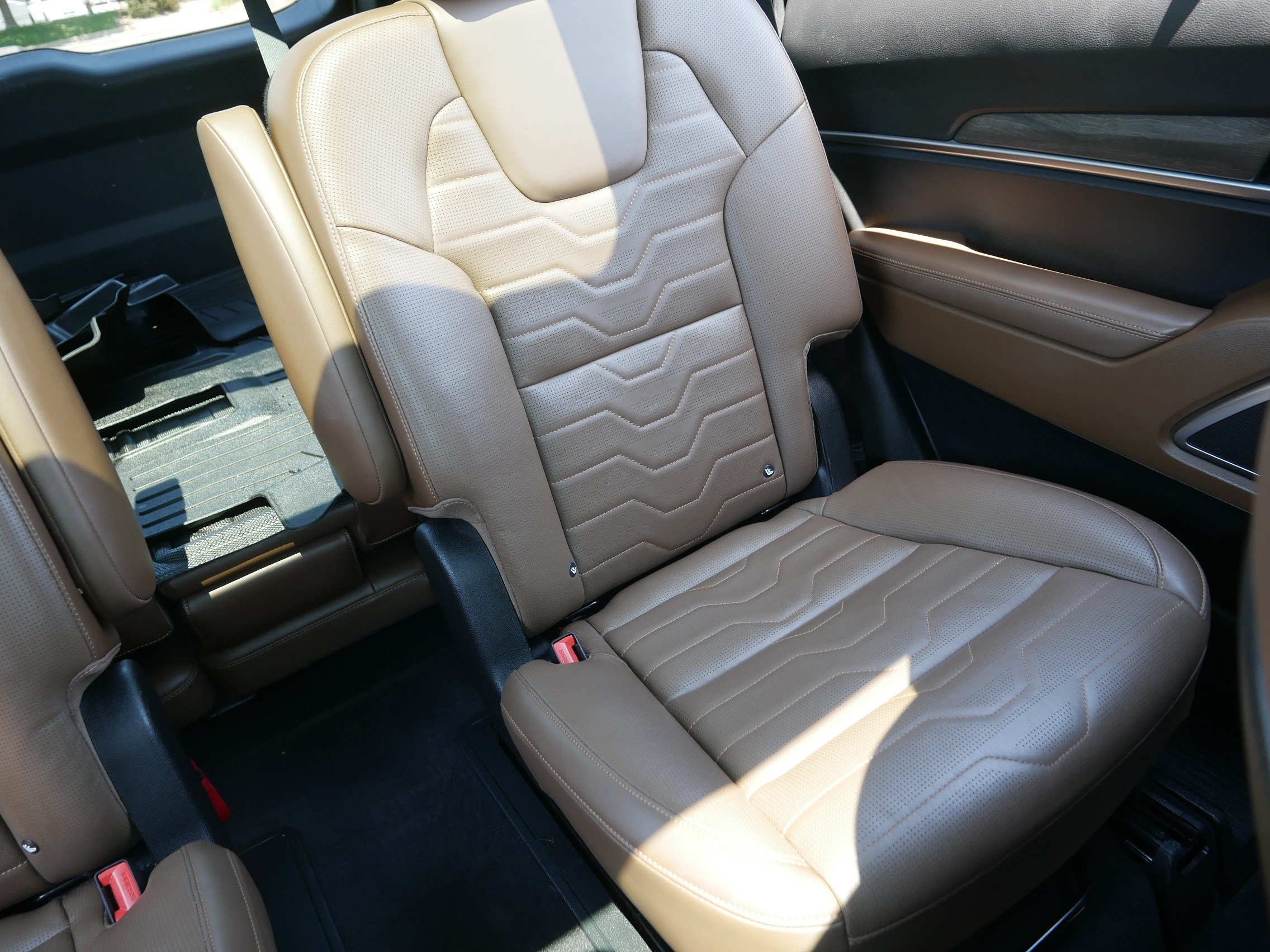 Certified 2022 Kia Telluride SX w/ SX Prestige Package AWD/4WD image 14