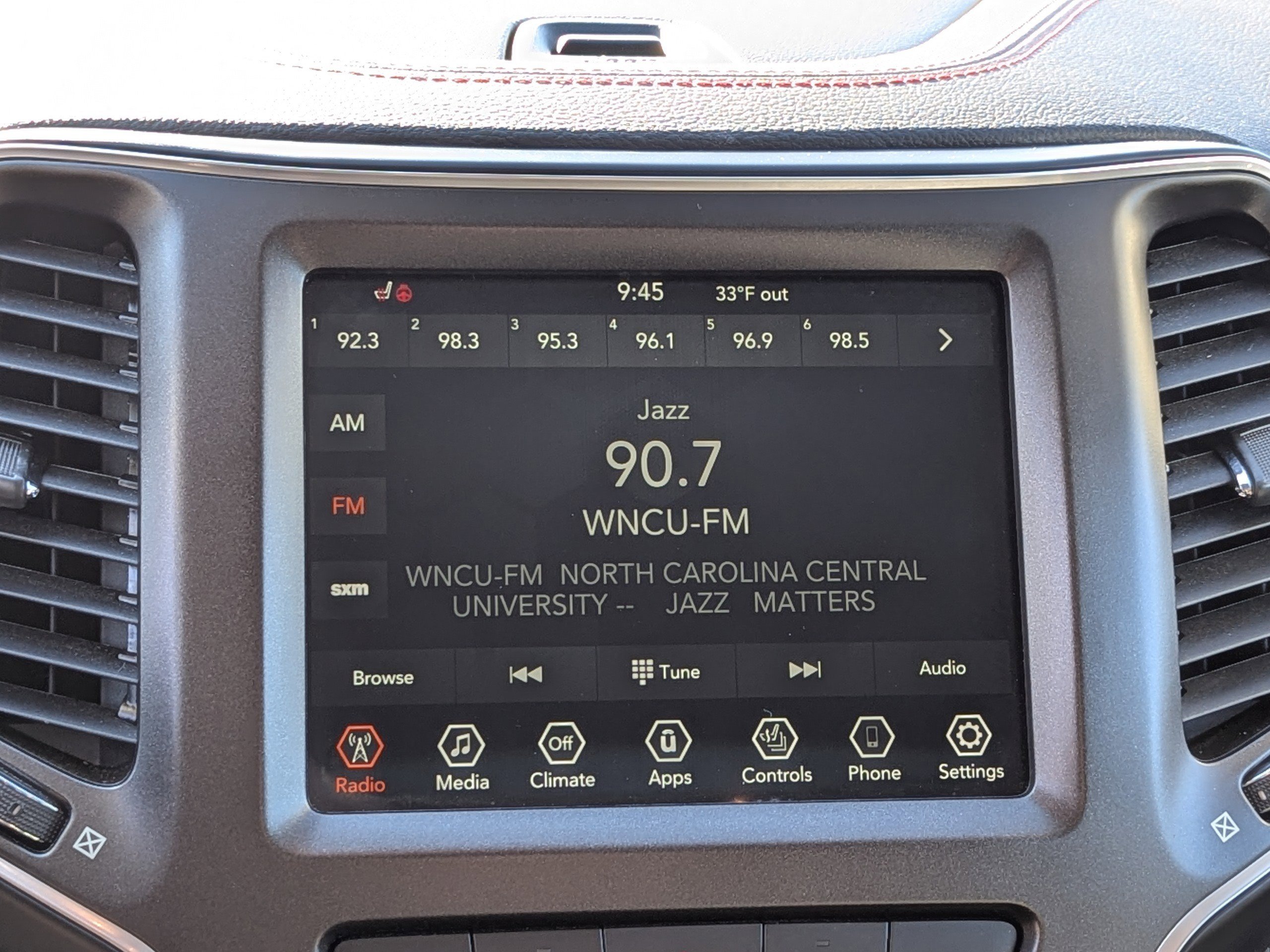 Used 2021 Jeep Cherokee Trailhawk w/ Premium Leather Package image 21