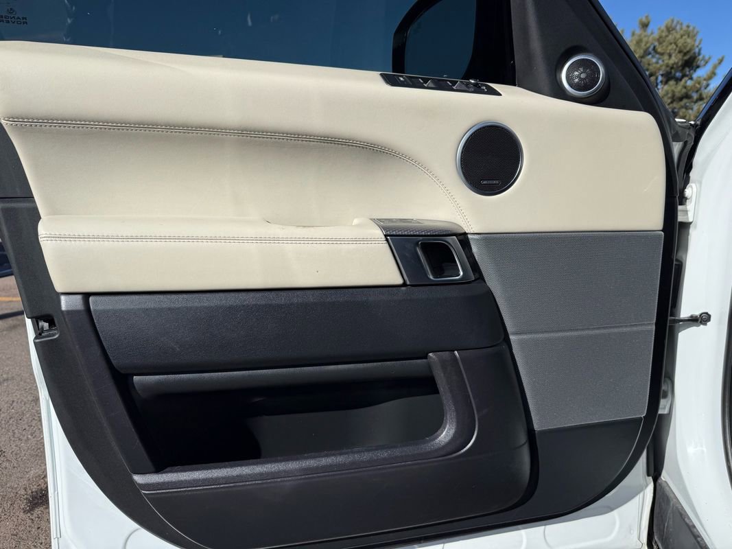 Used 2017 Land Rover Range Rover Sport HSE Dynamic image 15