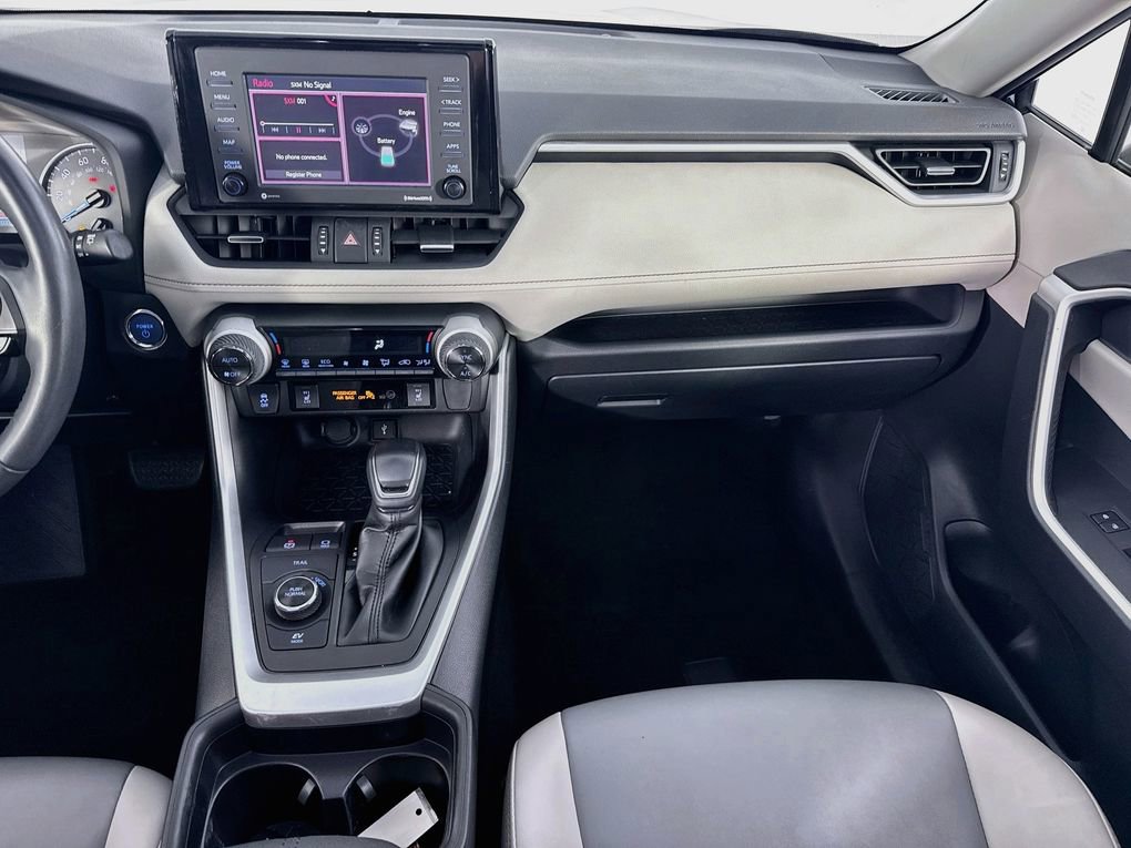 Used 2021 Toyota RAV4 XLE Premium image 30