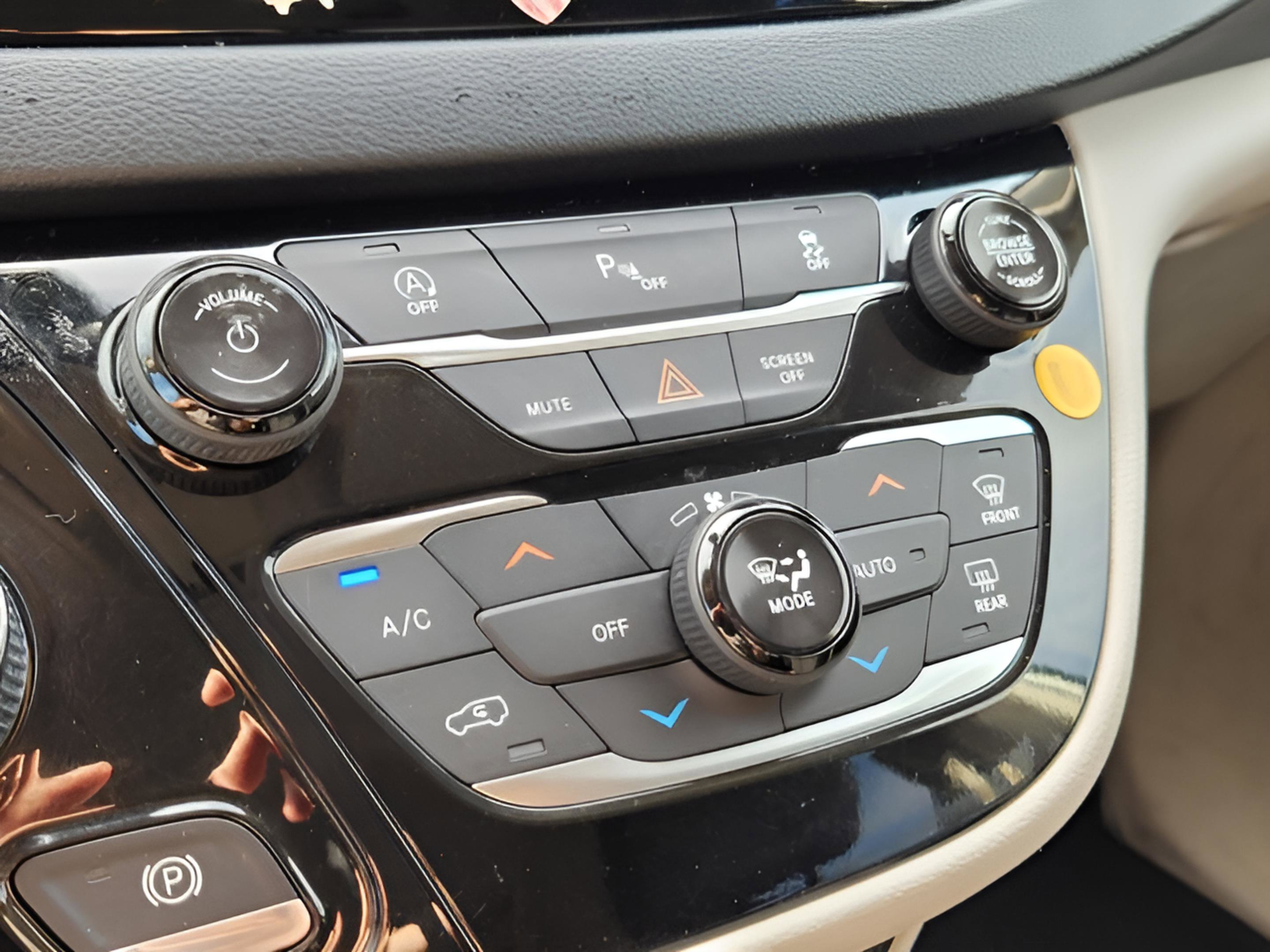 Used 2019 Chrysler Pacifica Touring Plus image 22