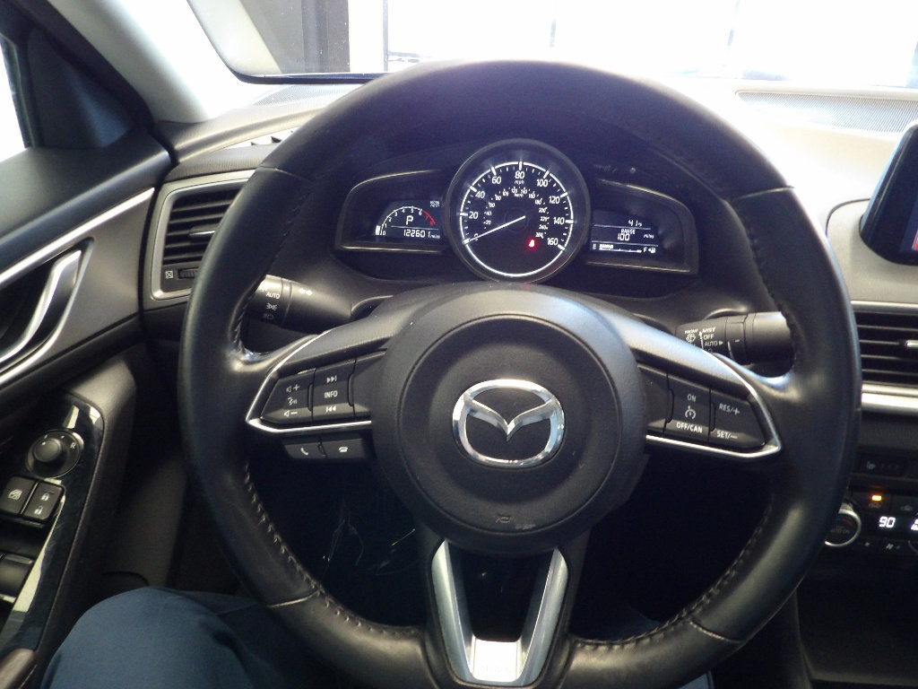 Used 2018 MAZDA MAZDA3 Touring FWD image 27