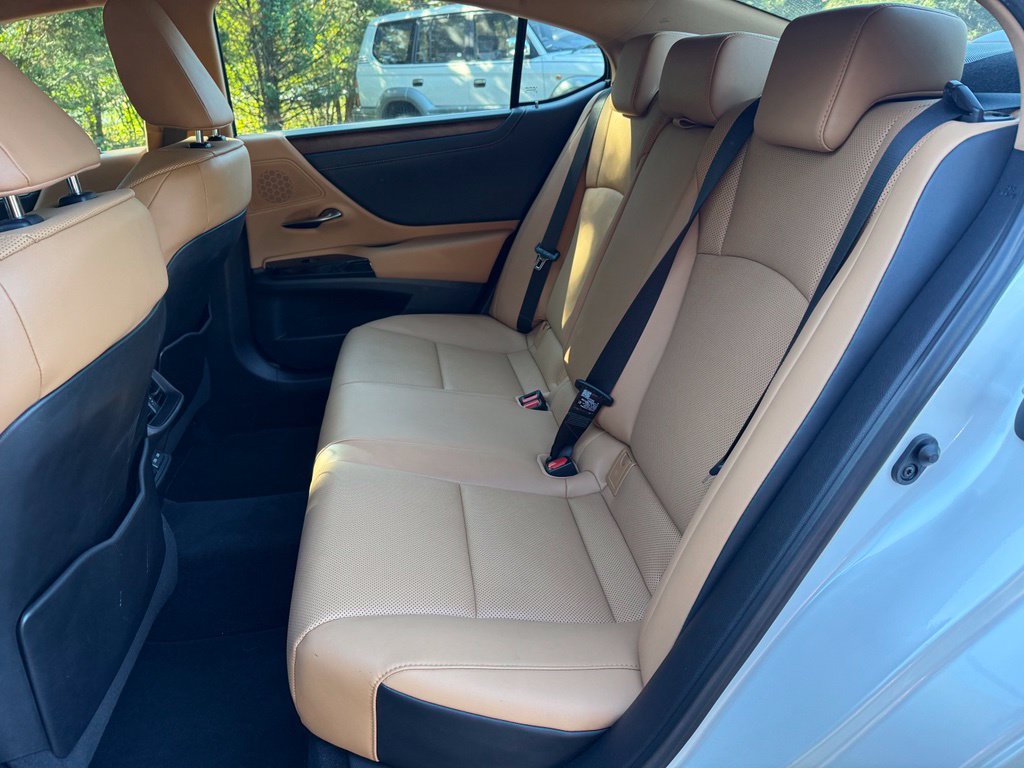 Used 2022 Lexus ES 350 w/ Premium Package FWD image 7