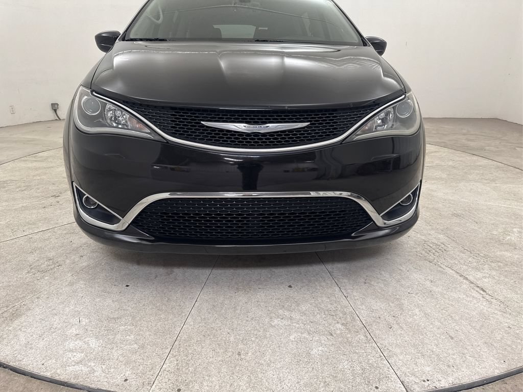 Used 2017 Chrysler Pacifica Touring-L Plus FWD image 19