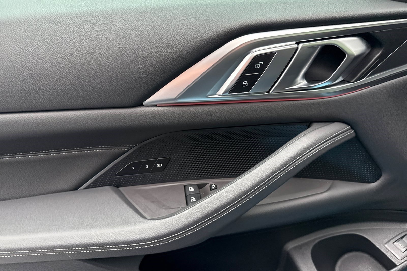 Used 2025 BMW 430i Coupe w/ Premium Package image 12