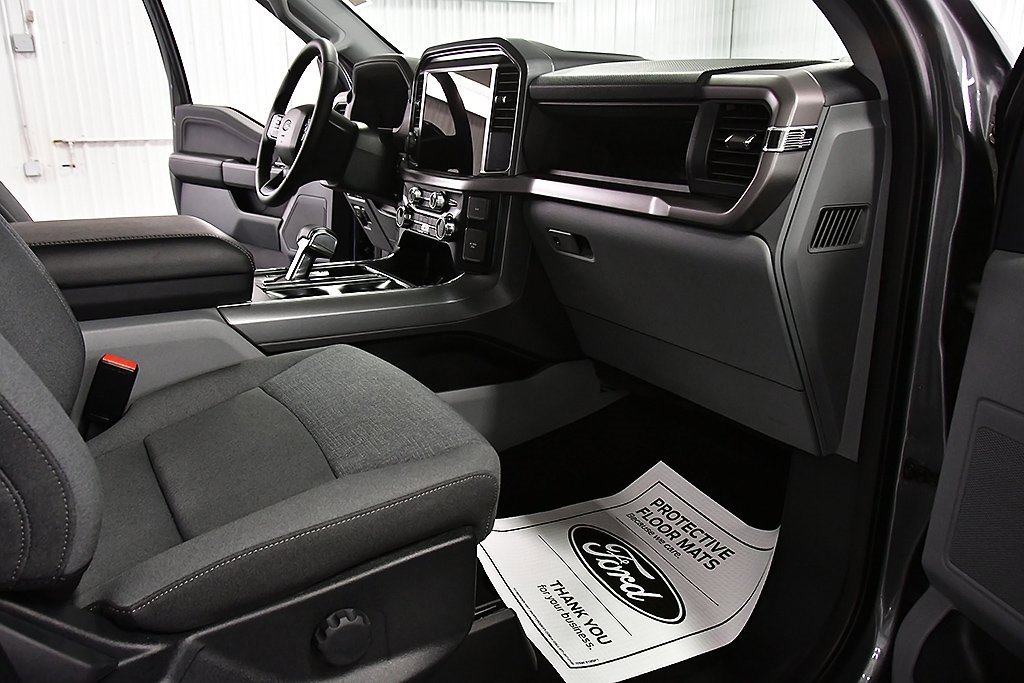 Used 2025 Ford F150 Lightning XLT image 34