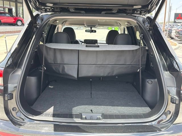 Used 2023 Mitsubishi Outlander SE FWD image 5