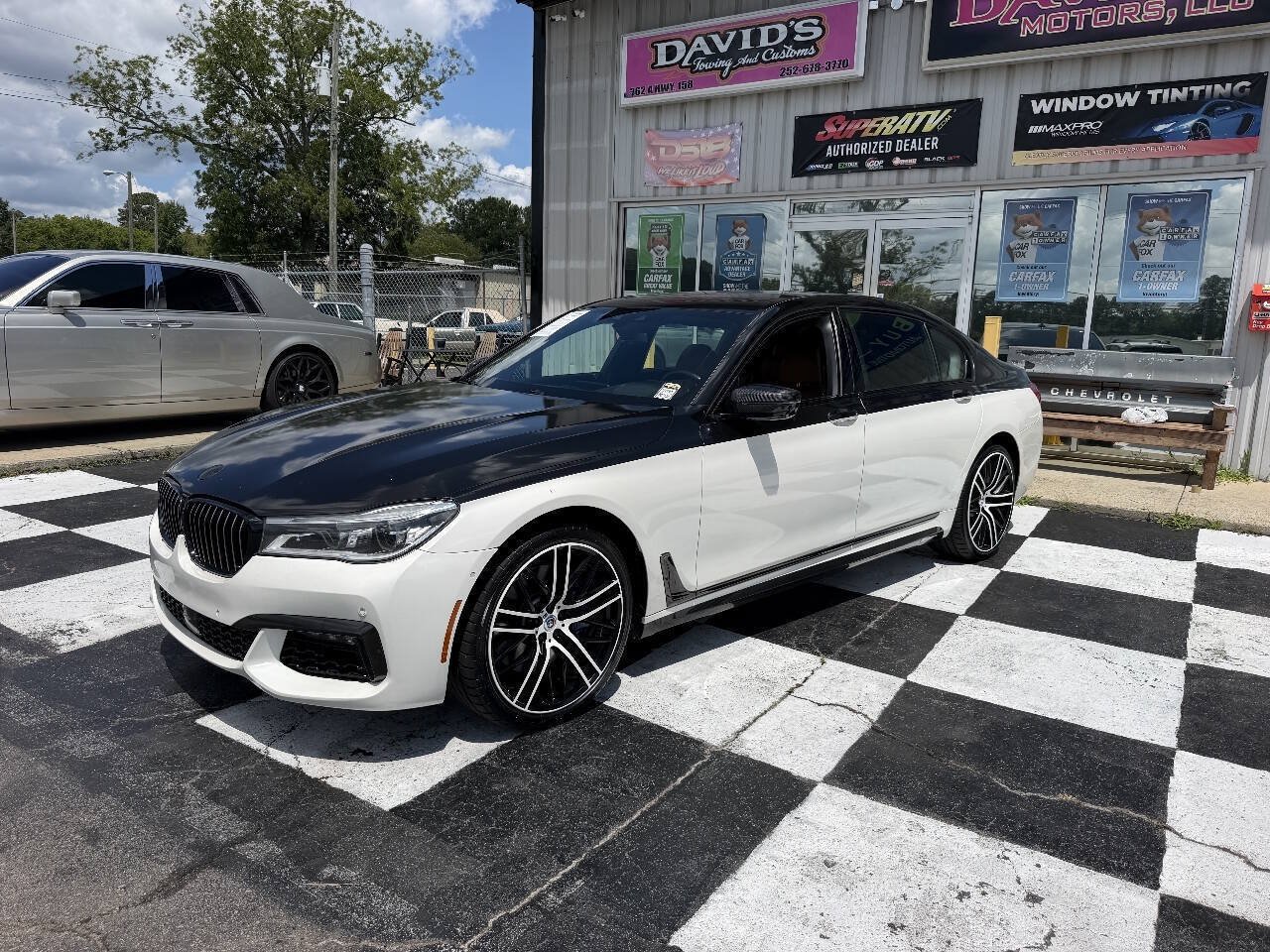 Used 2017 BMW 750i xDrive AWD/4WD image 2