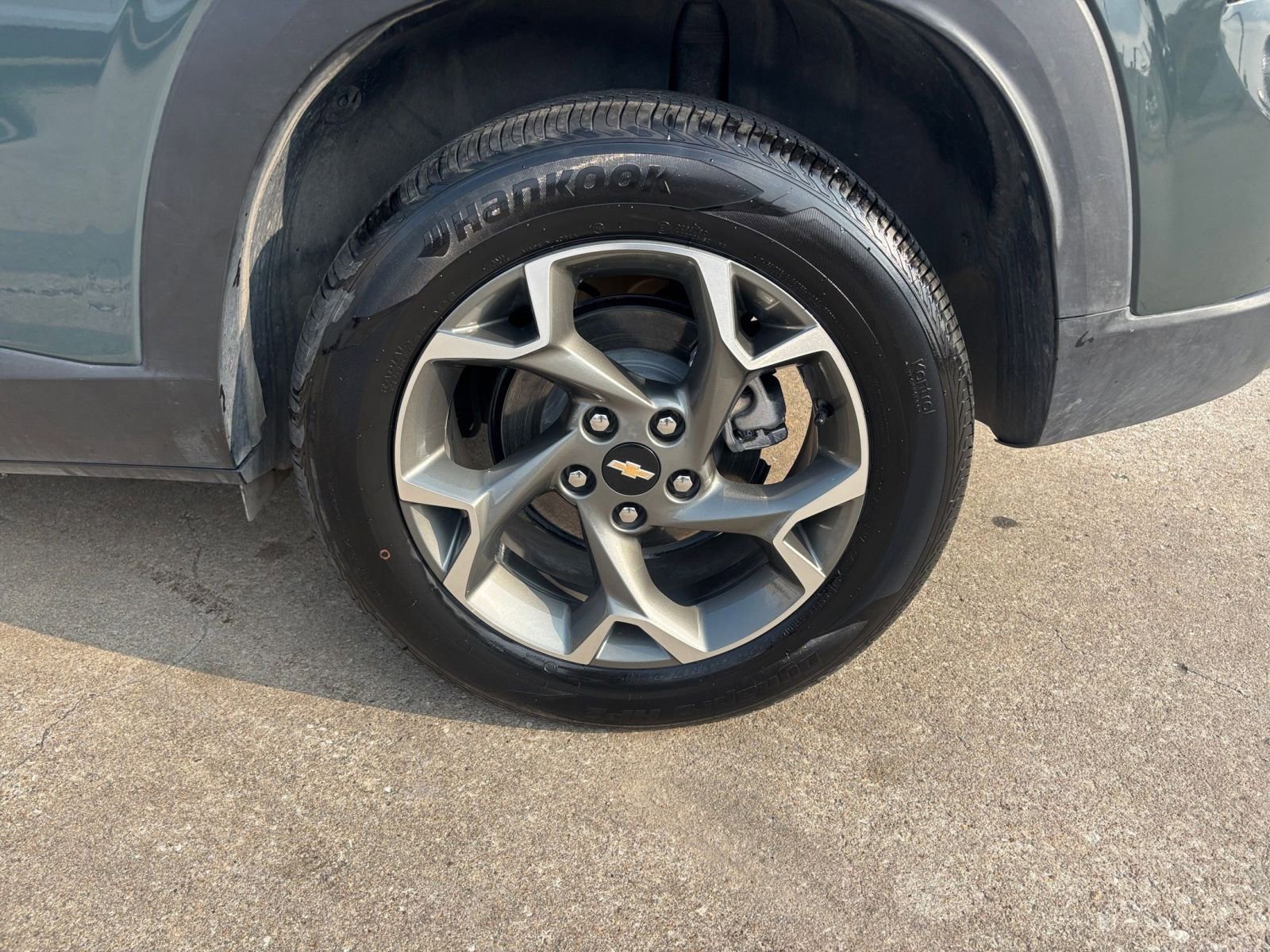Used 2025 Chevrolet Trax LT w/ LT Convenience Package FWD image 29