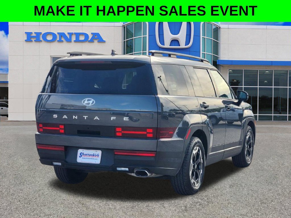 Used 2025 Hyundai Santa Fe SEL FWD image 4