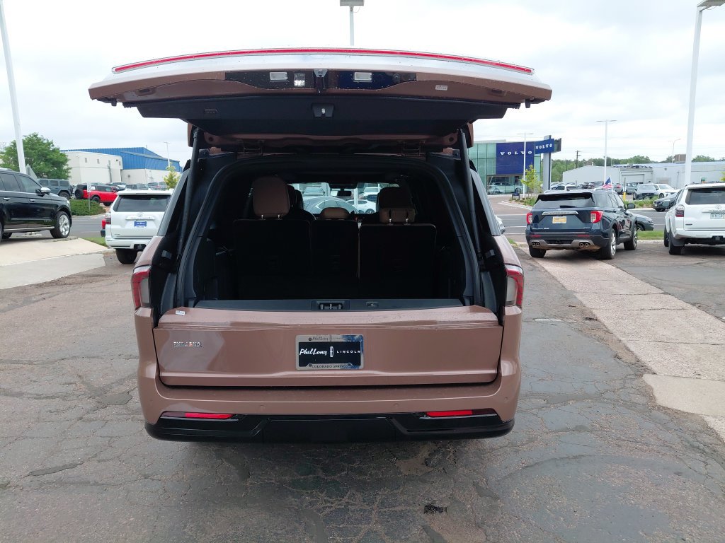 New 2026 Lincoln Navigator L Black Label AWD/4WD image 32