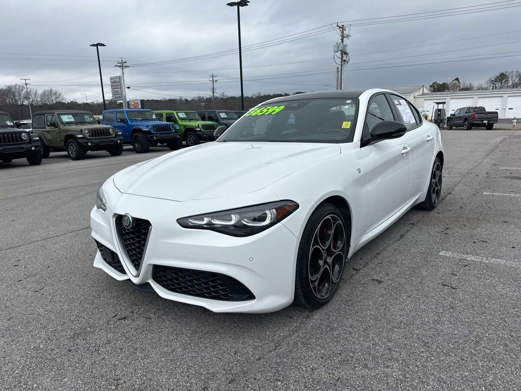 Used 2024 Alfa Romeo Giulia Ti image 3