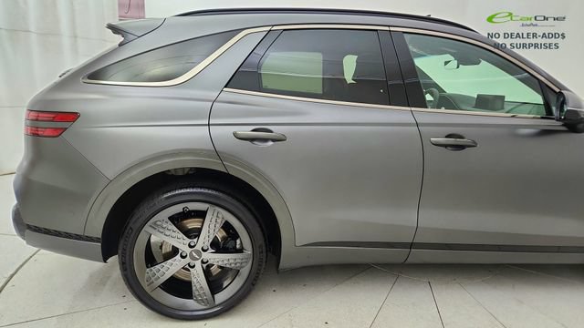 Used 2024 Genesis GV70 3.5T Sport w/ Sport Prestige Package AWD/4WD image 12