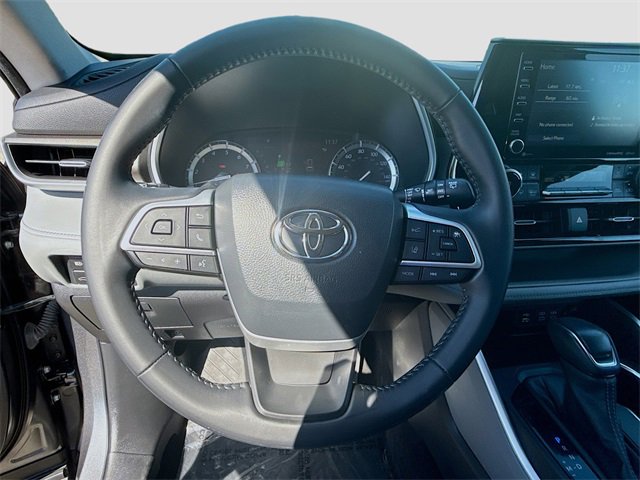 Used 2022 Toyota Highlander XLE image 10