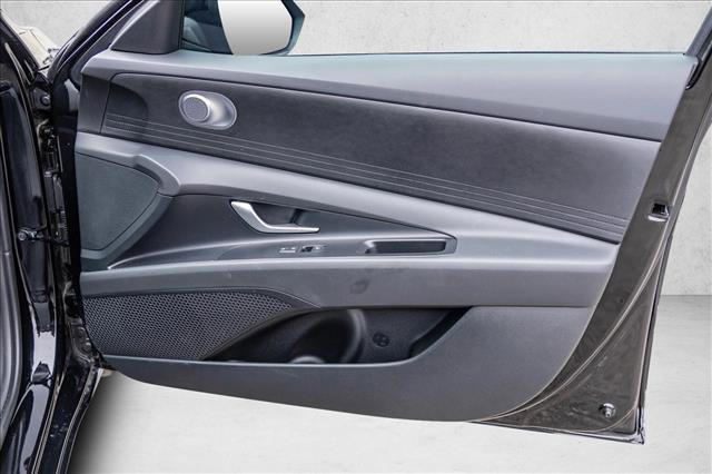 Certified 2025 Hyundai Elantra Blue image 29