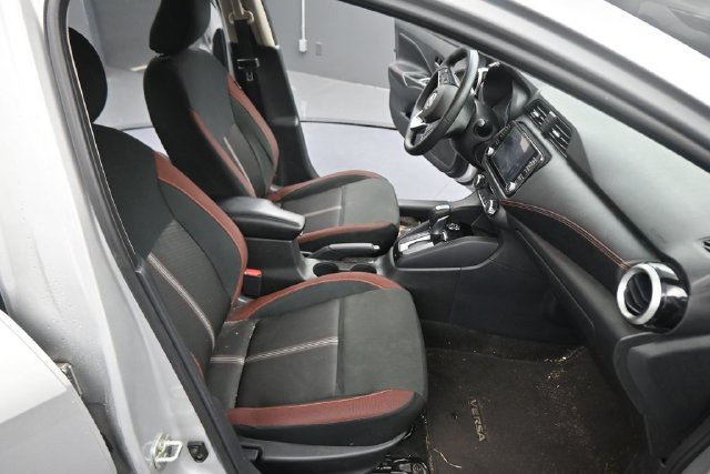 Used 2024 Nissan Versa SR FWD image 14