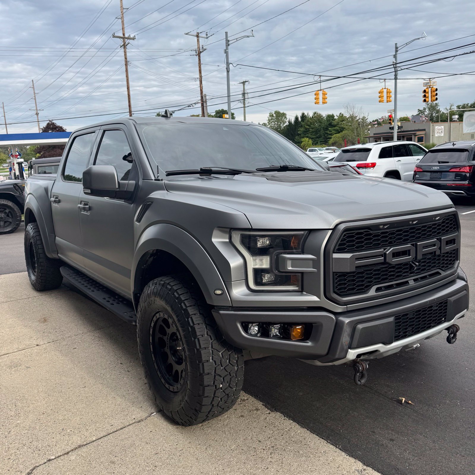 Used 2019 Ford F150 Raptor w/ Equipment Group 802A Luxury AWD/4WD image 7