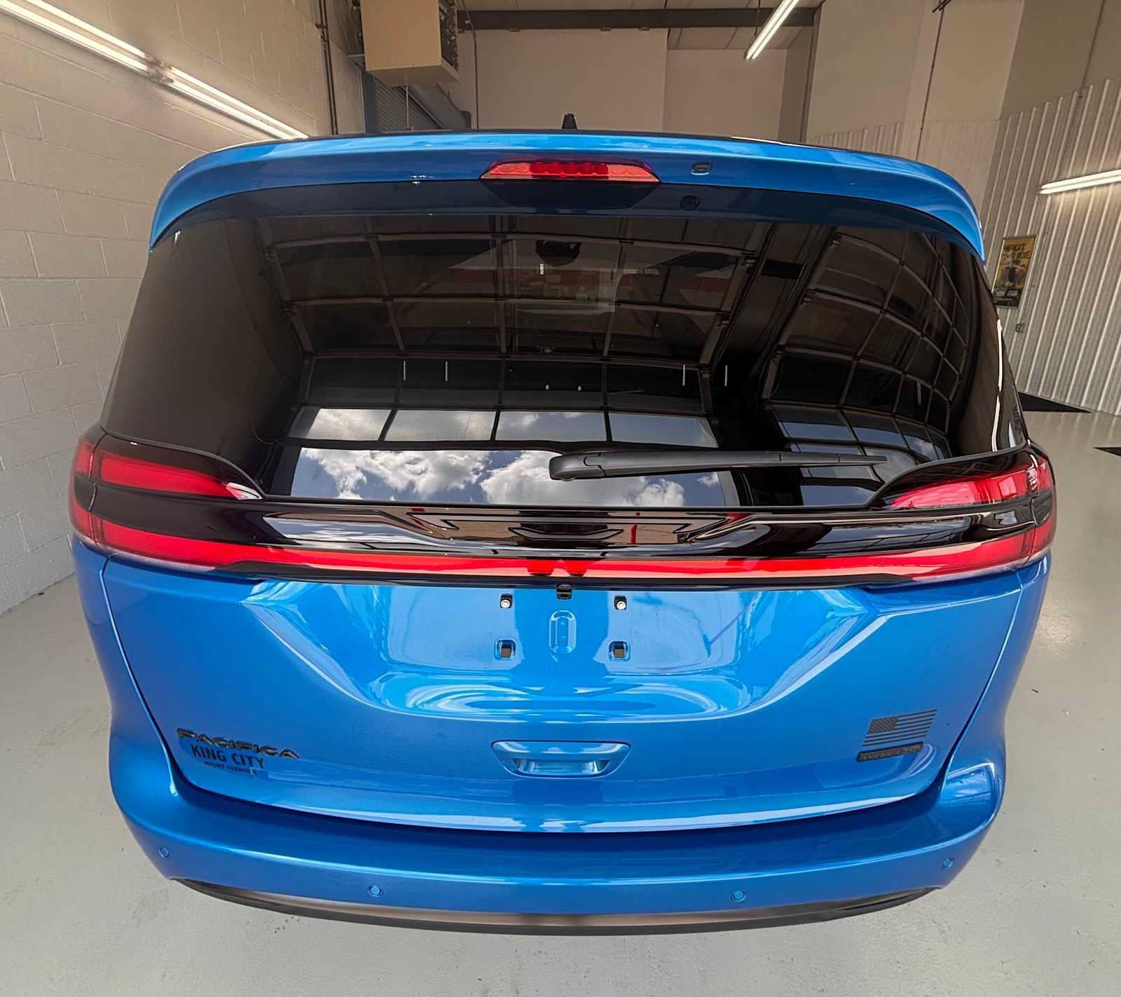 New 2027 Chrysler Pacifica Select FWD image 7