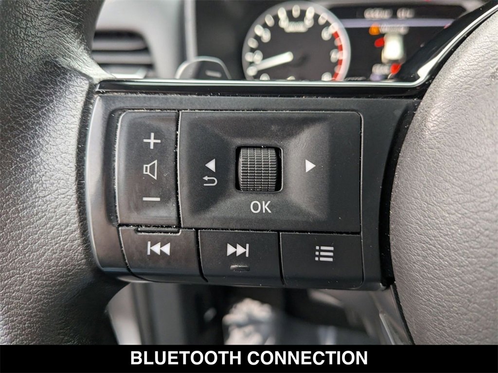 Used 2021 Nissan Rogue SV image 8