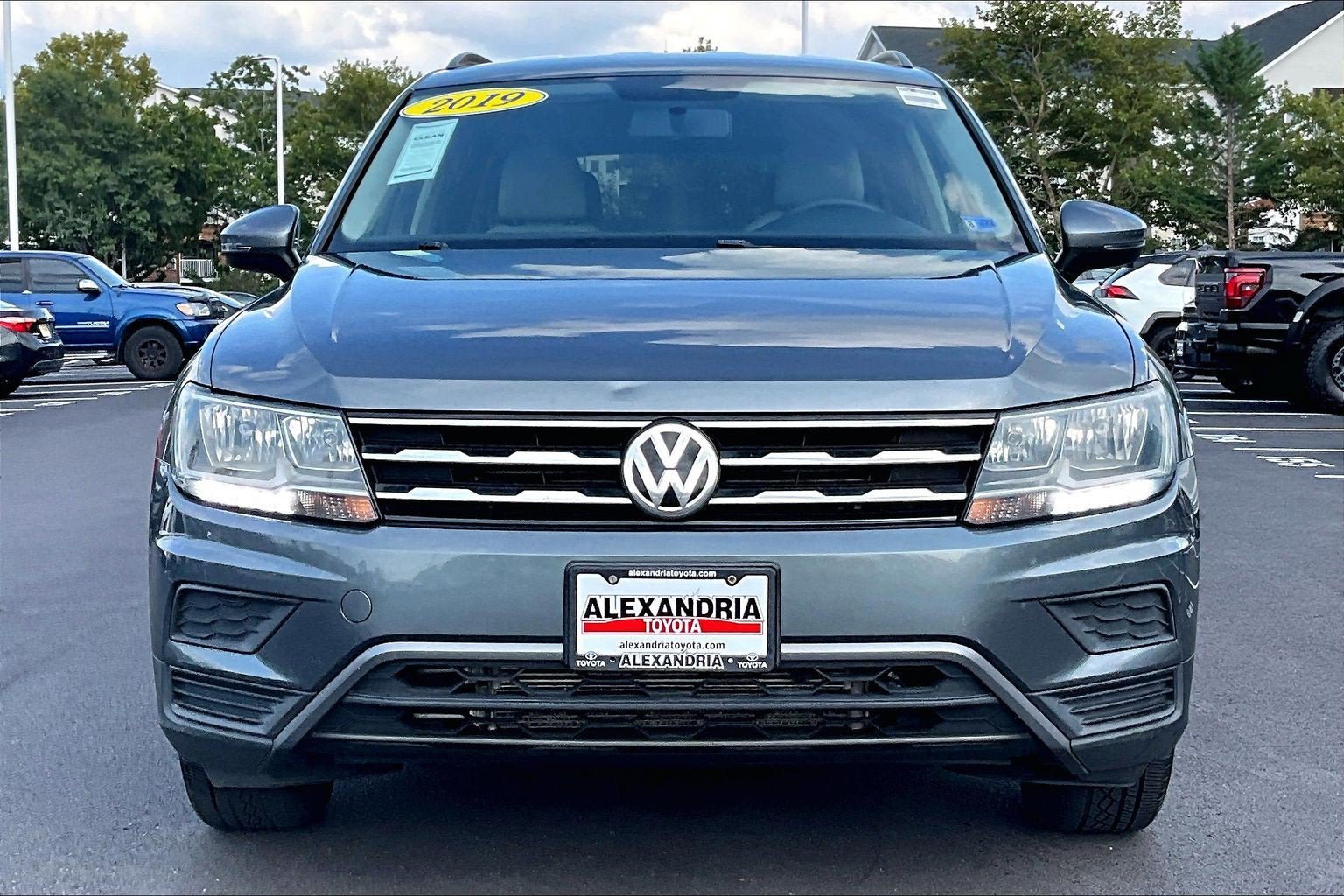 Used 2019 Volkswagen Tiguan S w/ 3rd Row Seat Package AWD/4WD image 3