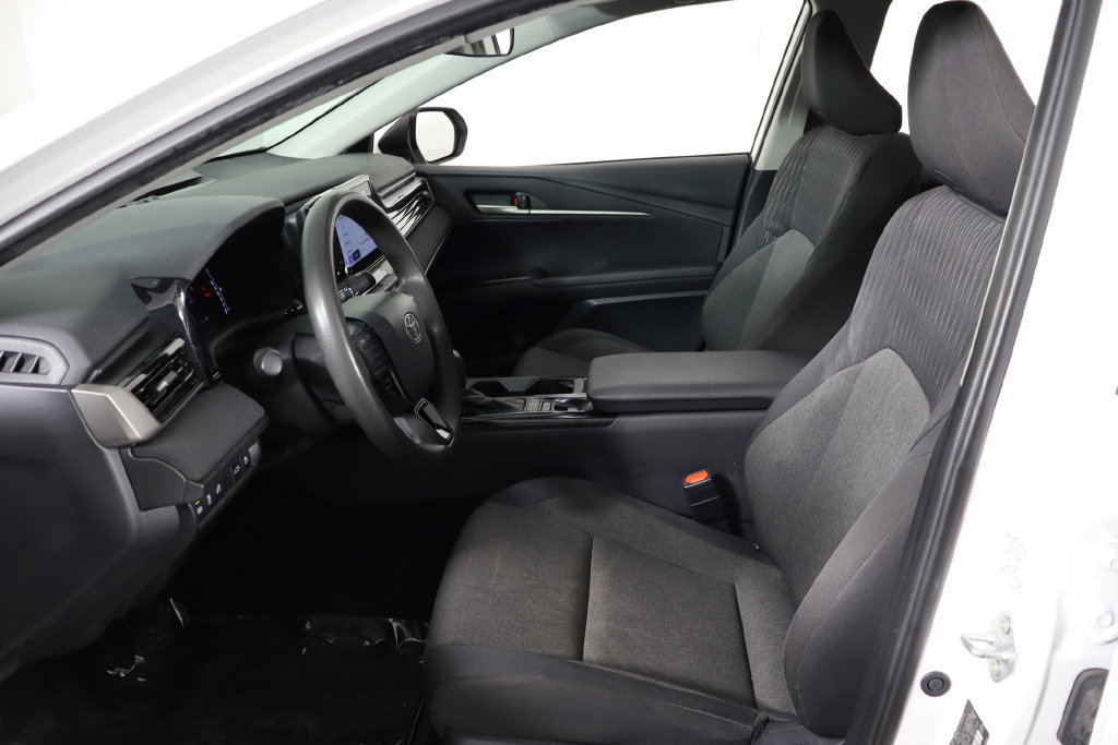 Used 2025 Toyota Camry LE FWD image 14