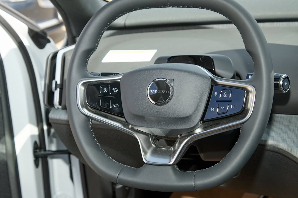 New 2026 Volvo EX30 Plus w/ Protection Package RWD image 24